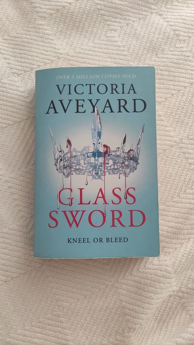 Livro "Glass Sworn" - Victoria 5