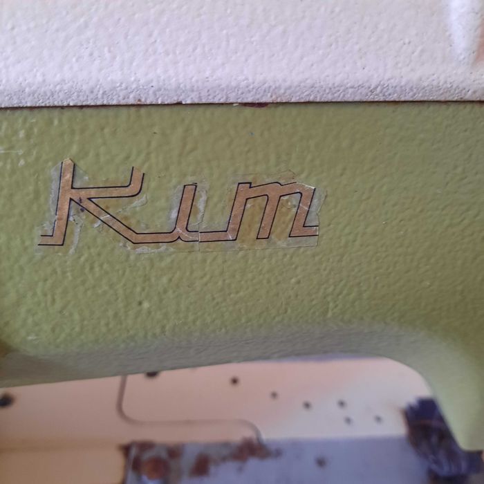 Máquina de costura Rimoldi. Itália.