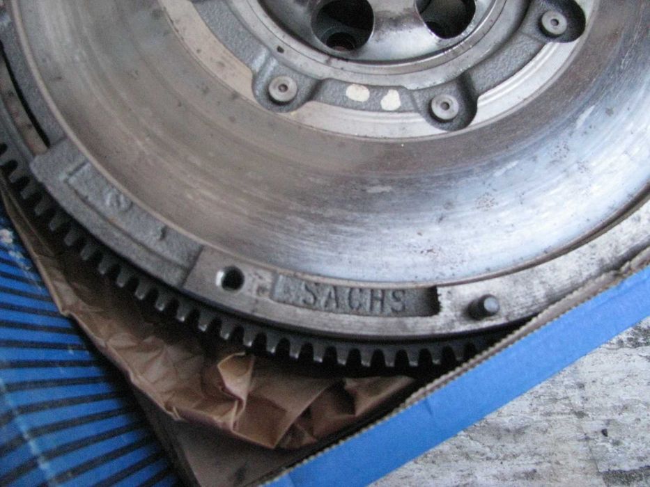 Koło Dwumasowe do silnika 2,0 tdi 140km w  B .dobrym stanie SACHS