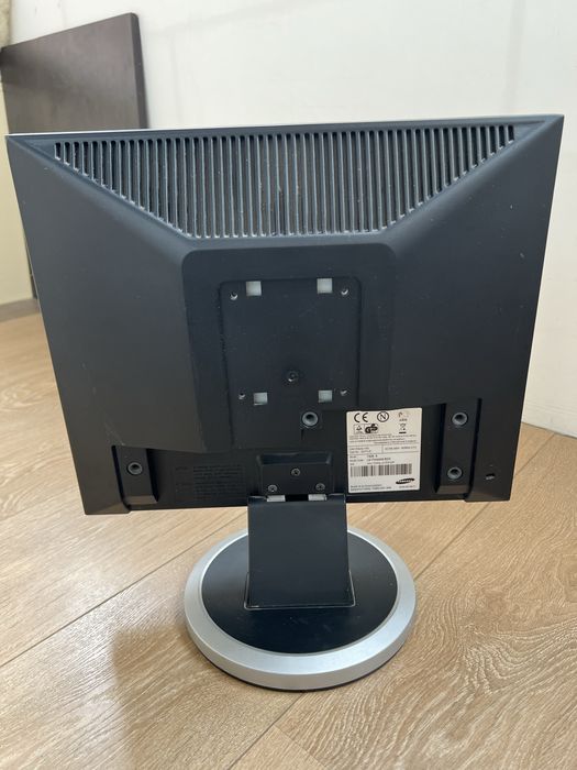 Монітор Samsung SyncMaster 740N