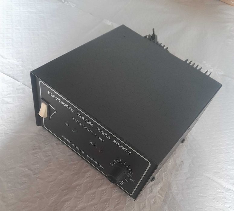 Fonte De Alimentação Regulável 12V--18V