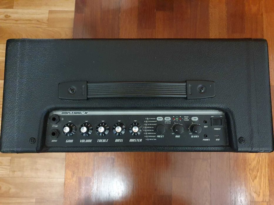 Amplificador de guitarra Fender Mustang II V2