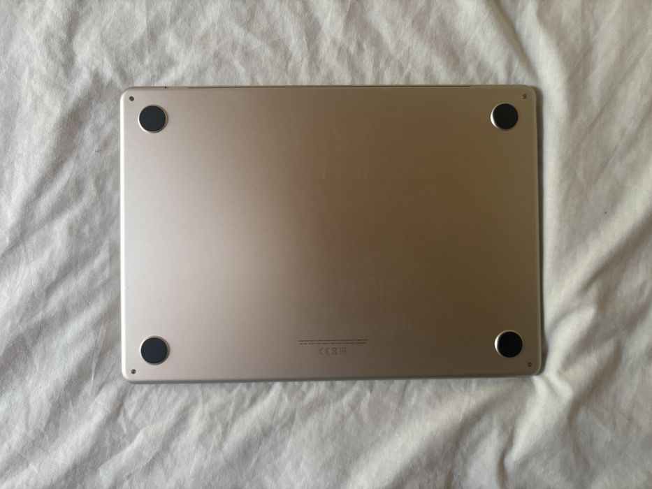 Macbook m3 2024 16gb 256gb