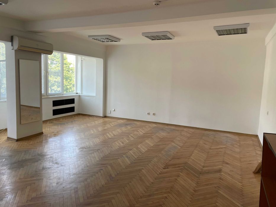 Здам офіс 50 м2, вул. Тампере 11А, Дарницька площа. Власник.