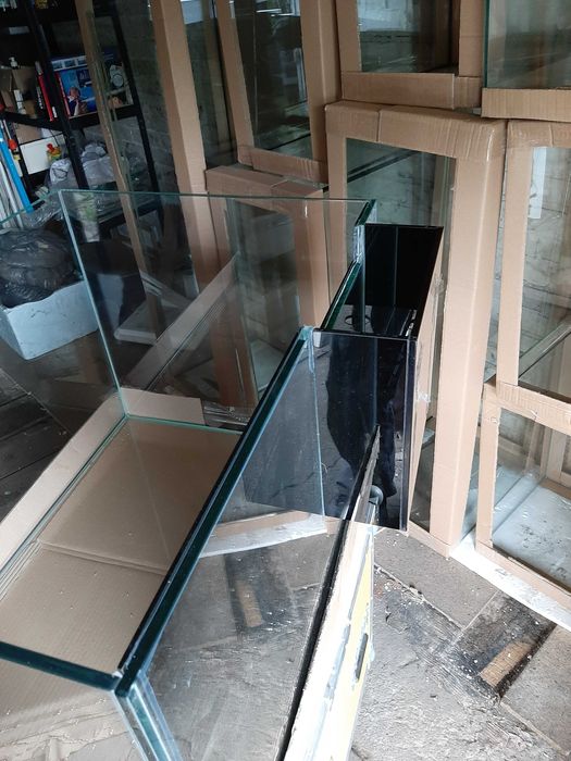Akwarium OptiWhite 80x60x55 z kominem zewnętrznym. Szklo 10mm.