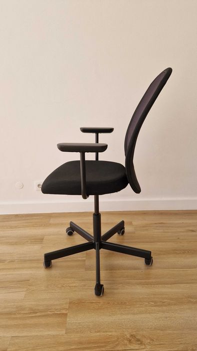 Cadeira Ikea FLINTAN – Rotativa com Braços em Preto