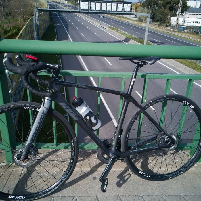 Bicicleta carbono KTM Revelator Sky di2