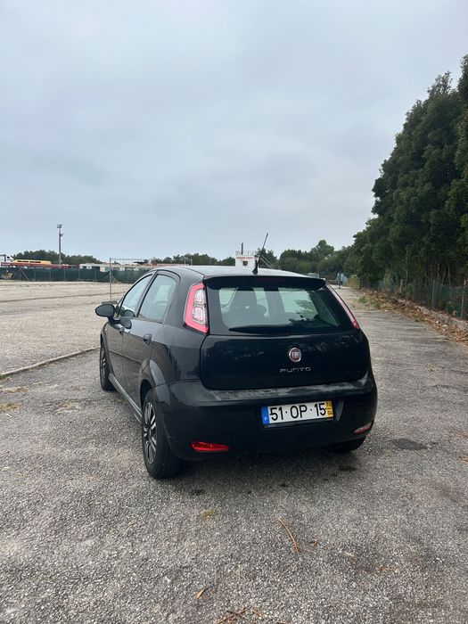 Fiat punto 2014 157 mil km a circular  IUC e inspeção até abril 2027