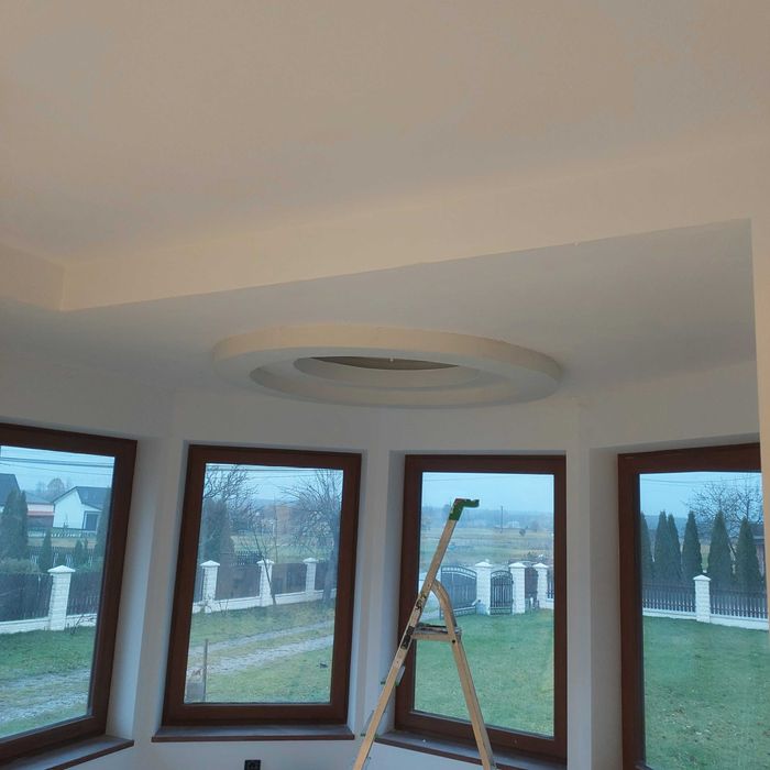 Wykończenie Wnętrz:Usługi Malowania  Agregatem