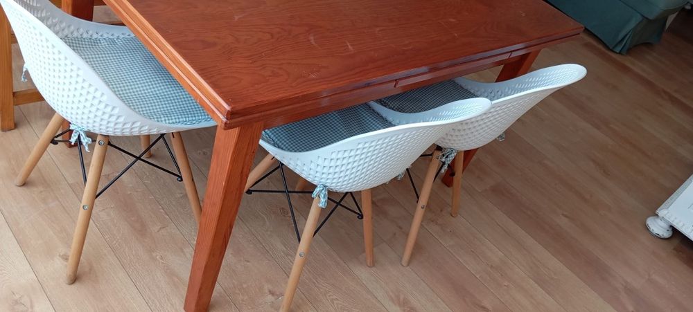 Mesa extensível em madeira maciça