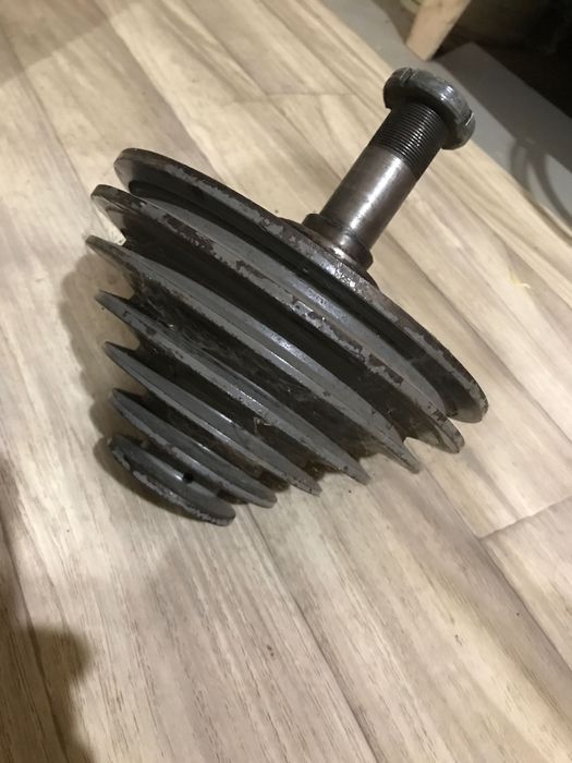 Продам столярн. пилы,фрезы,ножи, многоступенчатый шкив и др.