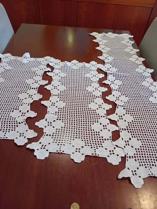 Conjunto de 3 naperons feitos à mão