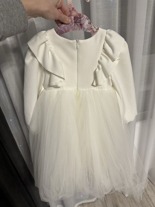 Біла сукня прокат