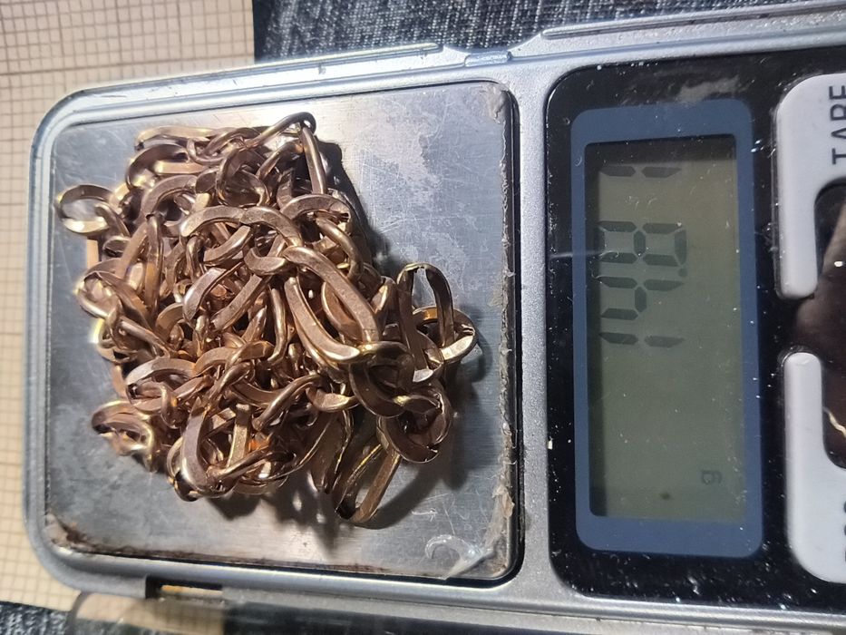 Золотую цепочку 14.8 гр.