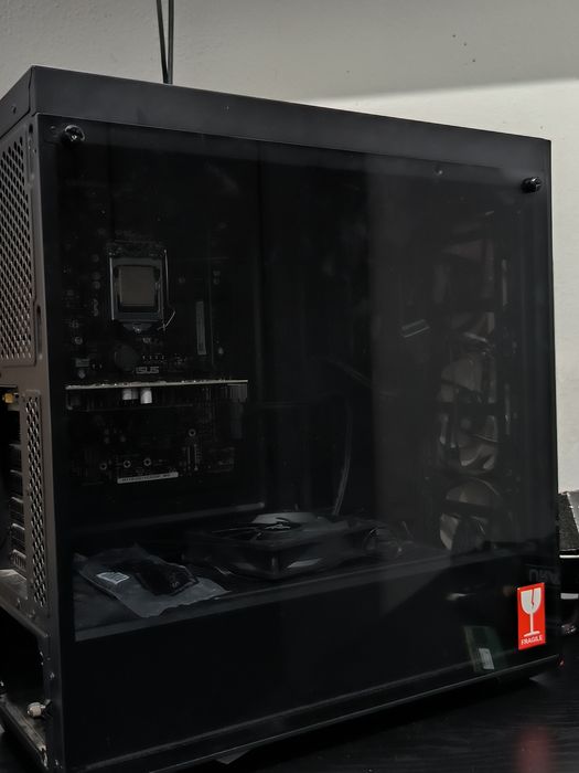PC para peças / reparo — i7-6700, 8GB RAM, gabinete Cooler Master