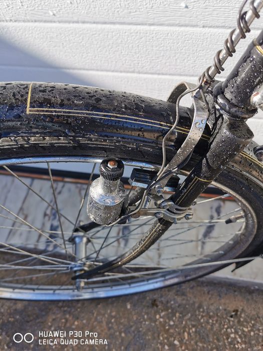 Pasteleira com cerca de 50anos