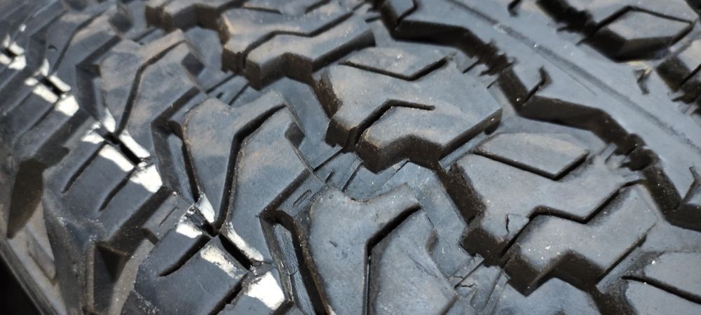 Pneus 265/70/16 Goodyear usados