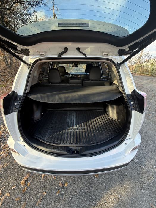 Продам Toyota rav 4 гібрид 2018