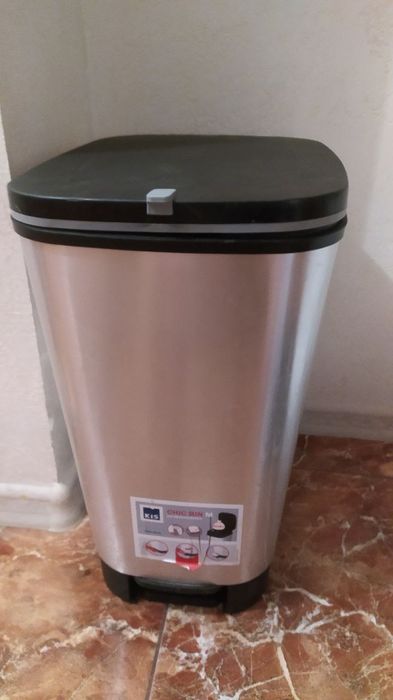 Контейнер для сміття KIS Chic bin 30 л.  Мусорное ведро с педальюл