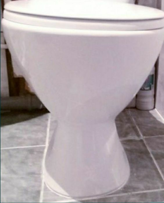 Новый Унитаз в состоянии некондициии