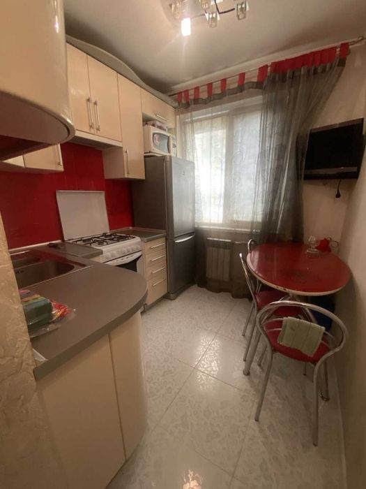 Продам 3 к. квартиру с ремонтом на Вадатурского (М. Малиновского)