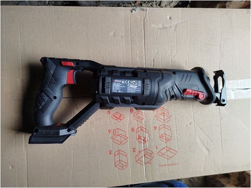 Товар  с Германии акумуляторна  сабельна пила parkside pssap-20 b2