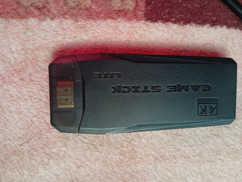 Продам игровую приставку с джойстиками более 1.000 игр