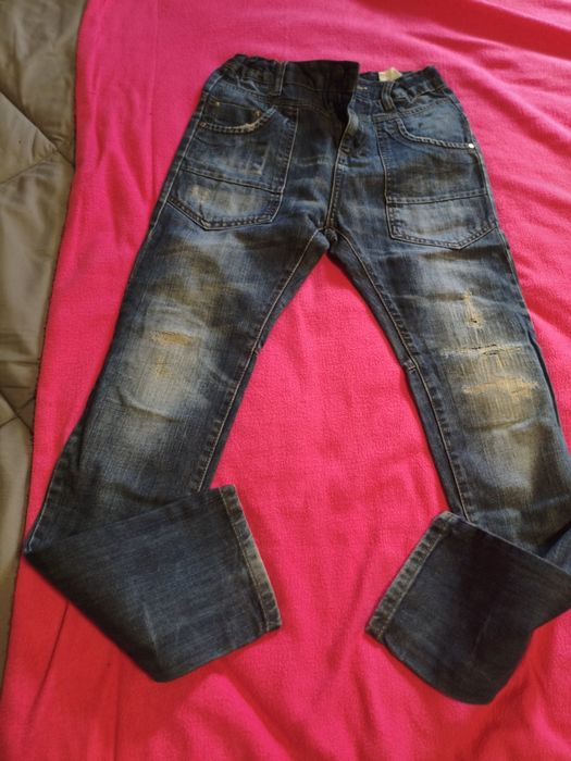 Roupas de +- 10 a 14 anos, além dessas fotos tenho outras mais . O preço varia de 5€ até 25€