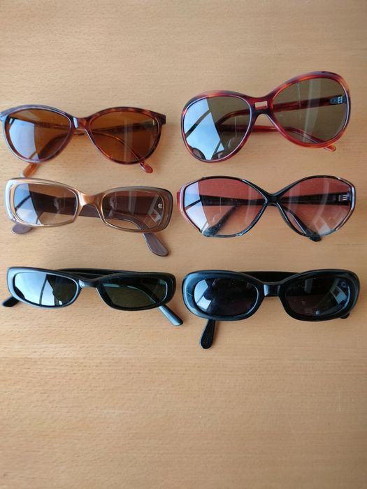 Conjunto de óculos de sol vintage.