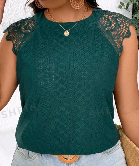 Blusa com renda e laço