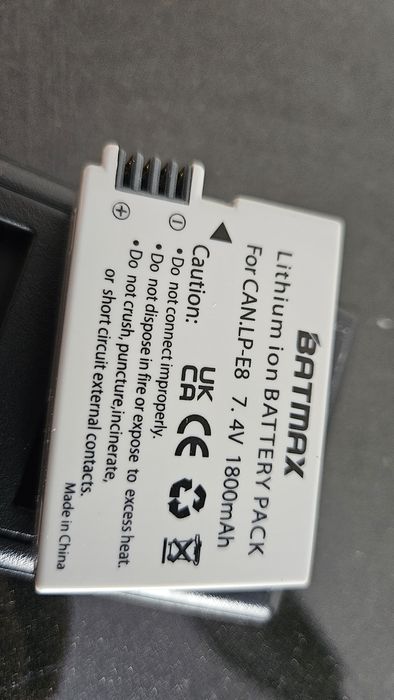 Carregador com 2 baterias para Canon 700d