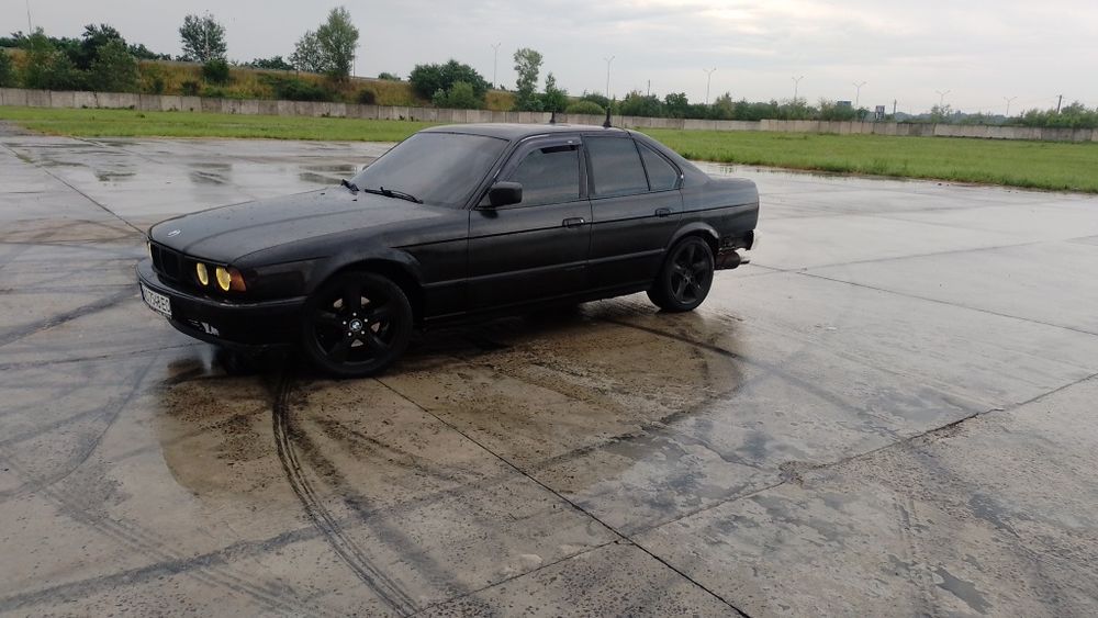 продам BMW e34 525