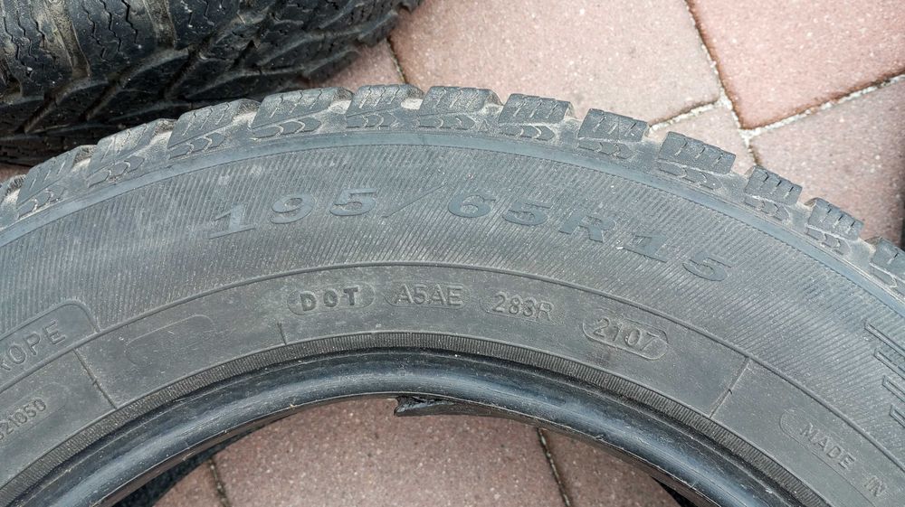 Opony zimowe 195/65/17---Dębica Frigo 4-sztuki