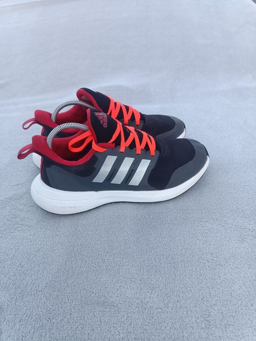 Мужские кроссовки беговые Adidas р39.5-40