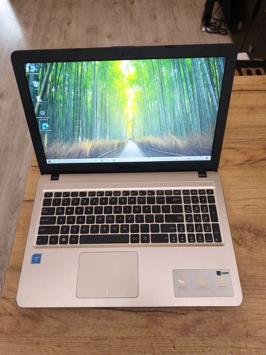 Asus R540M Intel n4000 4gb ram ssd240gb win 10