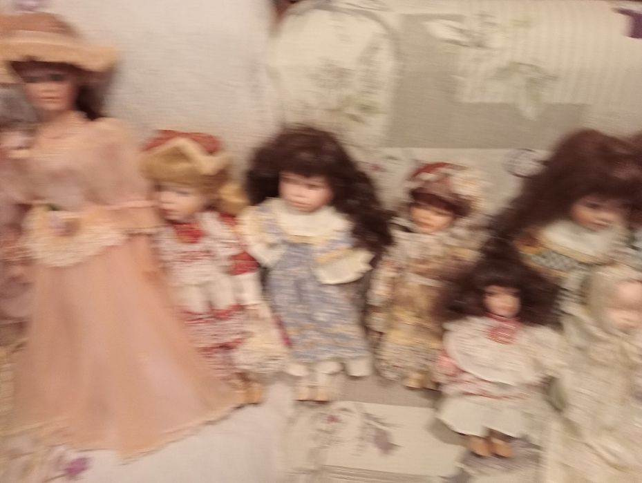 Venda de bonecas de porcelana