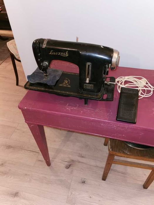 Zabytkowa maszyna do szycia