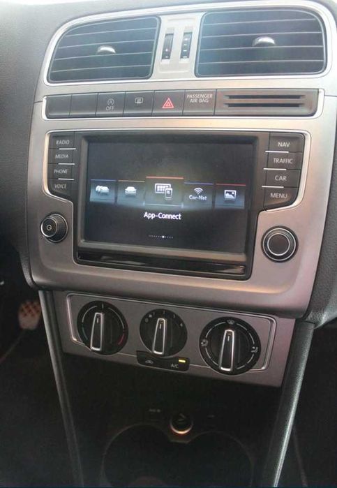 Volkswagen polo 1.0 lounge 2016