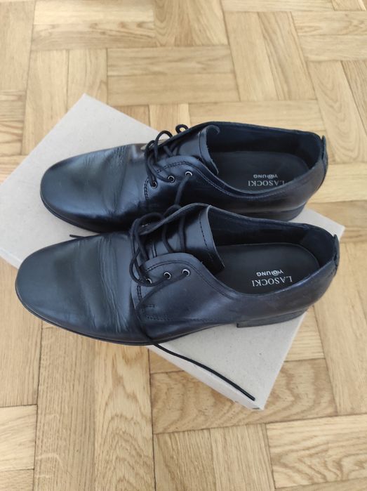 Półbuty czarne 37 Lasocki