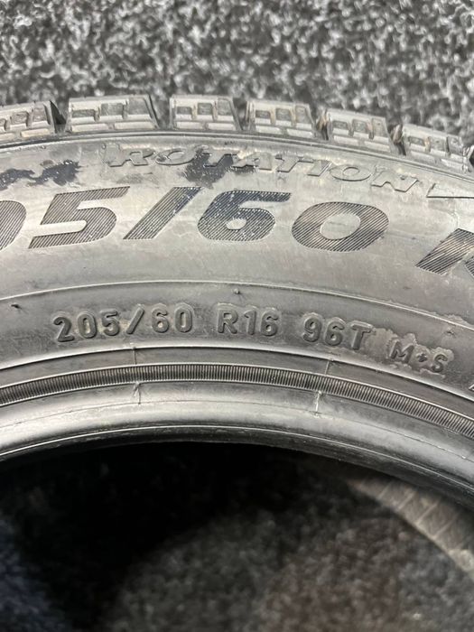 Продам Б/У шини Pirelli 205/60R16 Ice Zero