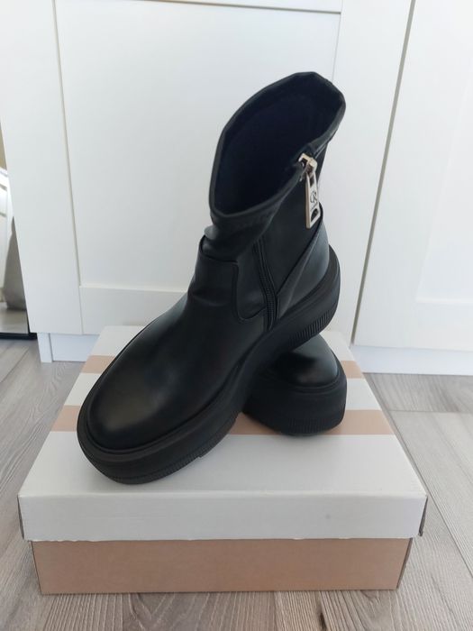 Botki Carinii roz.37 Cena ostateczna!