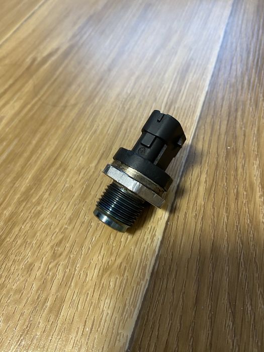 Датчик тиску палива Bosch 55207677 2.0 CDTI