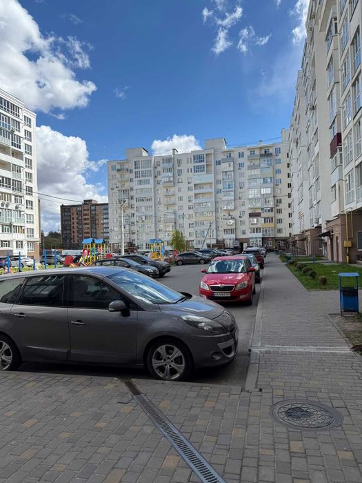 Укомплектована 3 кімнатна квартира, автономне опалення