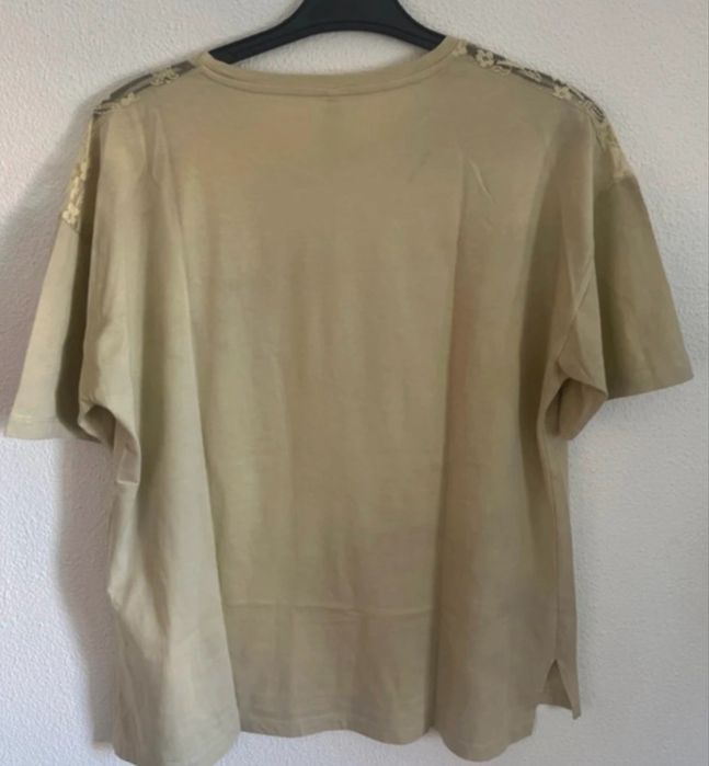 T-Shirt Amarela Tiffosi com Renda e Estampa (Tamanho XL)