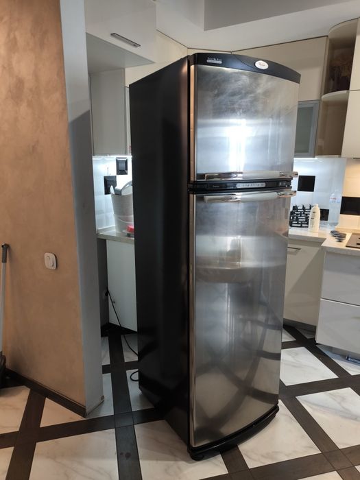 Холодильник whirlpool