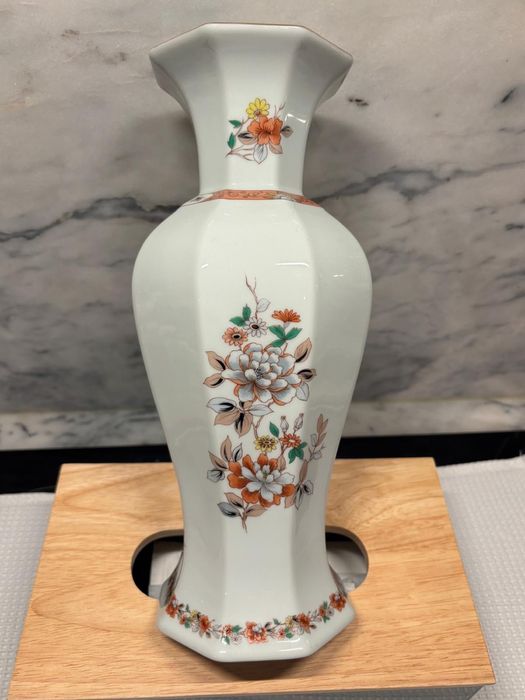 Jarra Vista Alegre – Decoração Tomé Magnólia