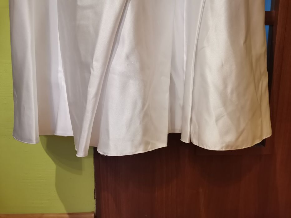 Suknia ślubna stopnica
