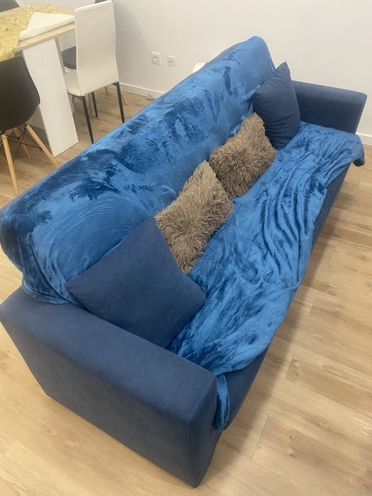 Sofa azul com arrumação 12 meses de uso