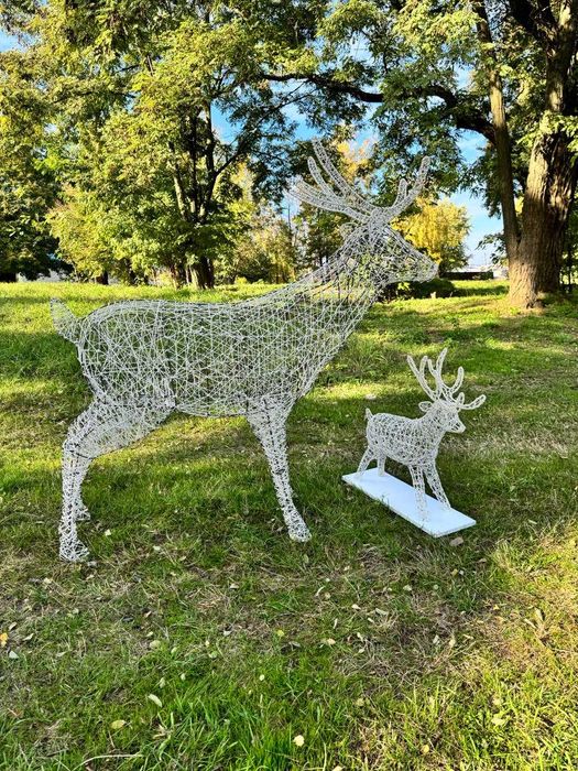 Вуличний новорічний олень