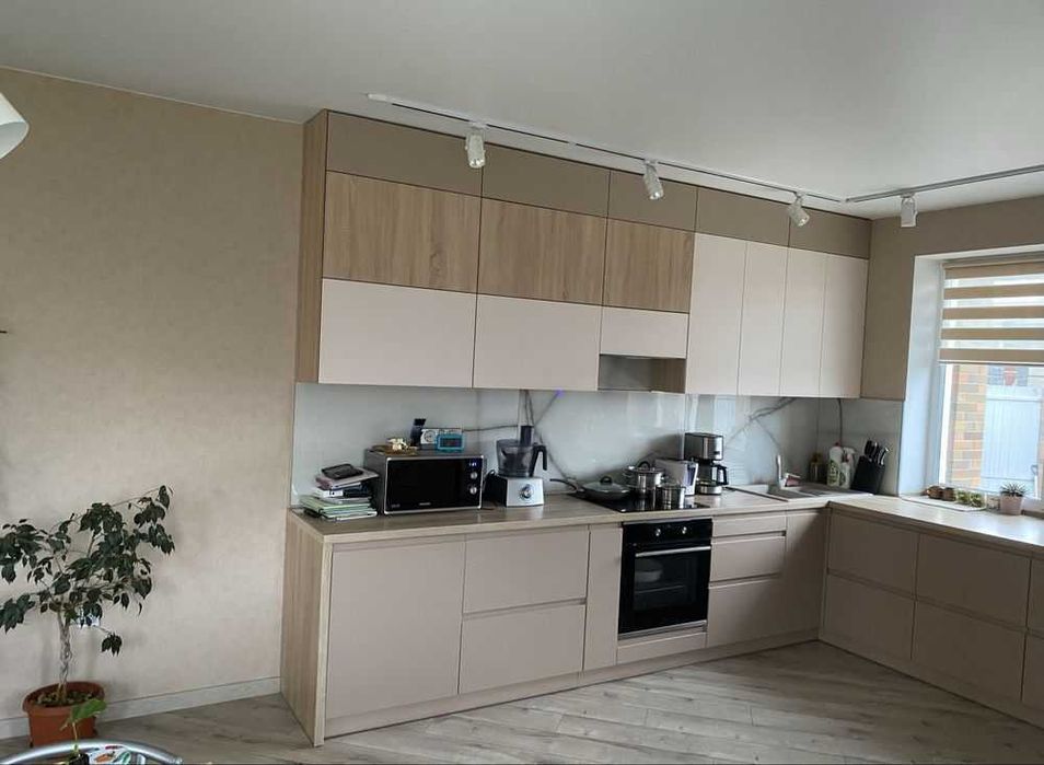 Готовий будинок 165 м² з усіма зручностями і садом на Браїлках